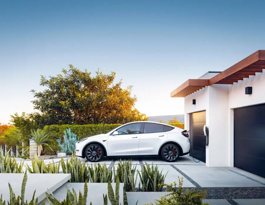Tesla - Wall Connector Level 2 Hardwired Electric Vehicle (EV Charger) - up to 48A - 24' - White